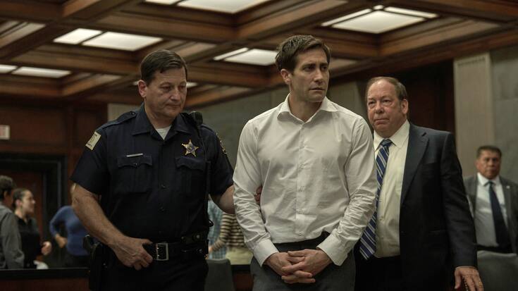 Staatsanwalt Rusty (Jake Gyllenhaal, M.) für einmal  auf der Anklagebank.