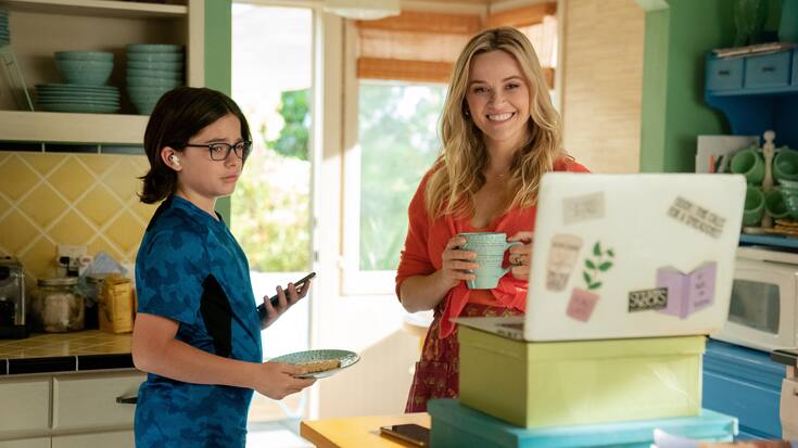 Your Place or Mine (2023), Wesley Kimmel as Jack, Reese Witherspoon as Debbie Dunn. Cr. Erin Simkin / Netflix © 2022