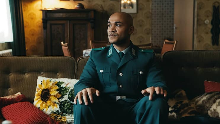 Erlebt stürmische Zeiten: Samuel Njankouo Meffire (Malick Bauer).