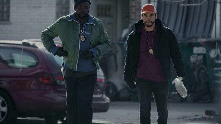 Legen sich versehentlich mit rabiaten Ganoven an: Ray (Brian Tyree Henry, l.) und Manny (Wagner Moura).