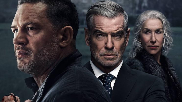 Harry (Tom Hardy, l.) haut die Harrigans raus (Pierce Brosnan, Helen Mirren).