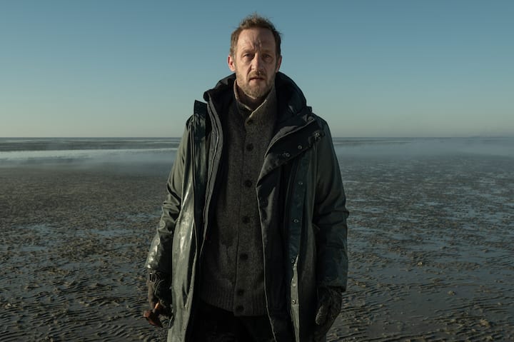 Verloren in der Weite der Ostsee: Viktor Larenz (Stephan Kampwirth).